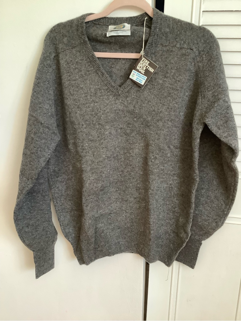 Men V-Neck Gray Wool Sweater   Vintage Harbour club